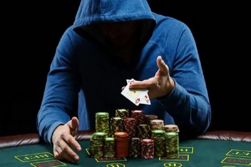 Bluff trong poker là gì? Bluff trong poker hiệu quả thế nào? 4 Bluff trong poker khi áp dụng cần phải giữ cho mình tâm lý thoải mái